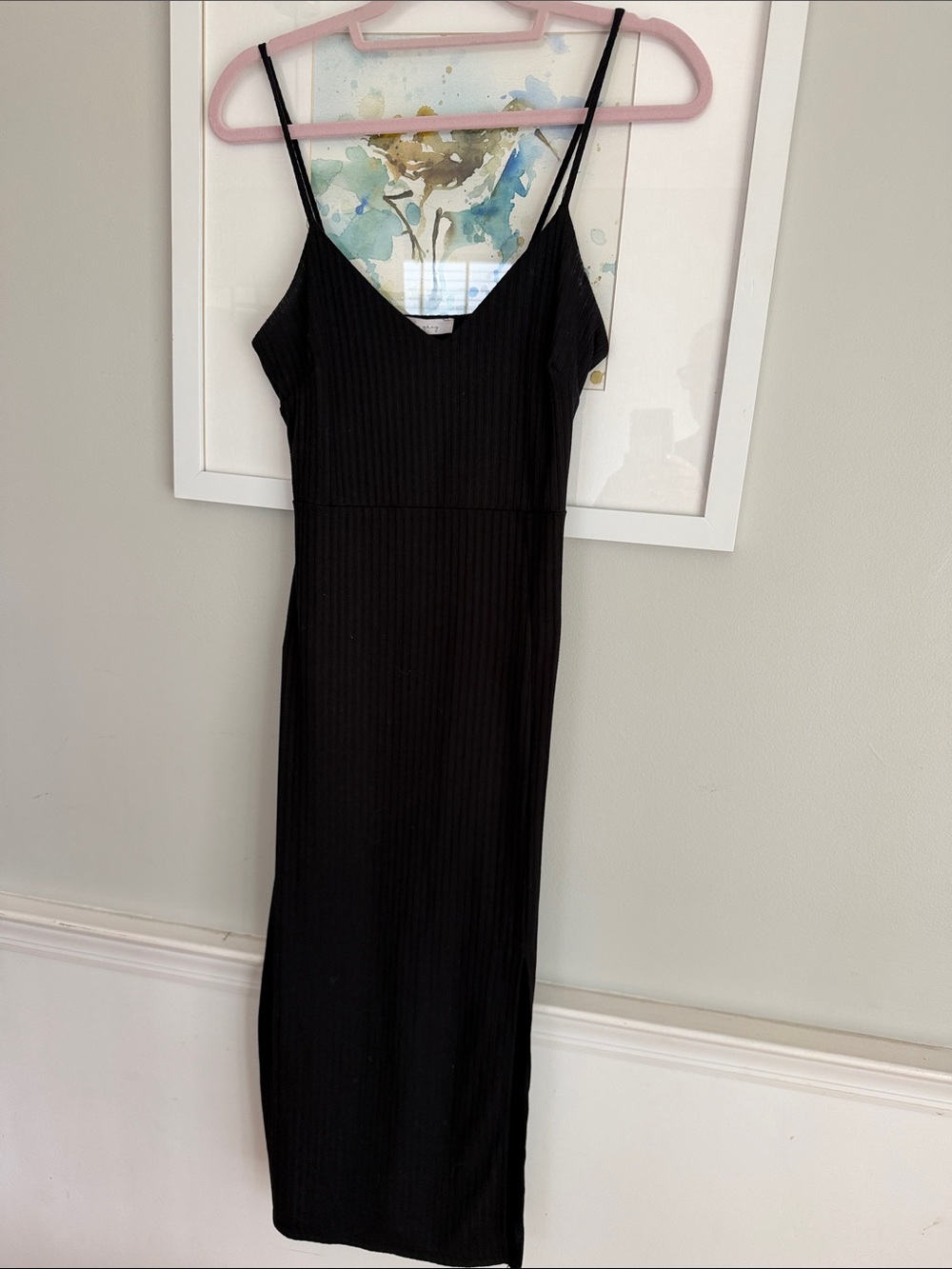 Elegant Black Ribbed Maxi Slip Dress with Spaghetti Straps